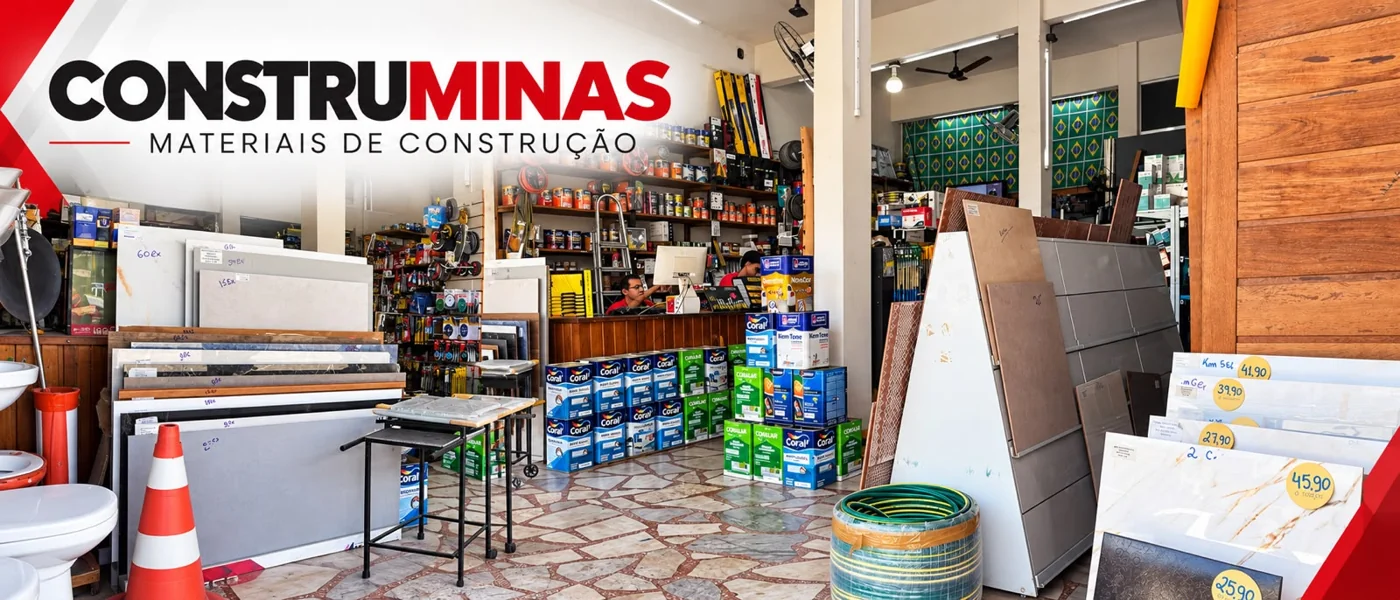 Salão da Construminas, com cerâmicas, tintas e materiais de construção